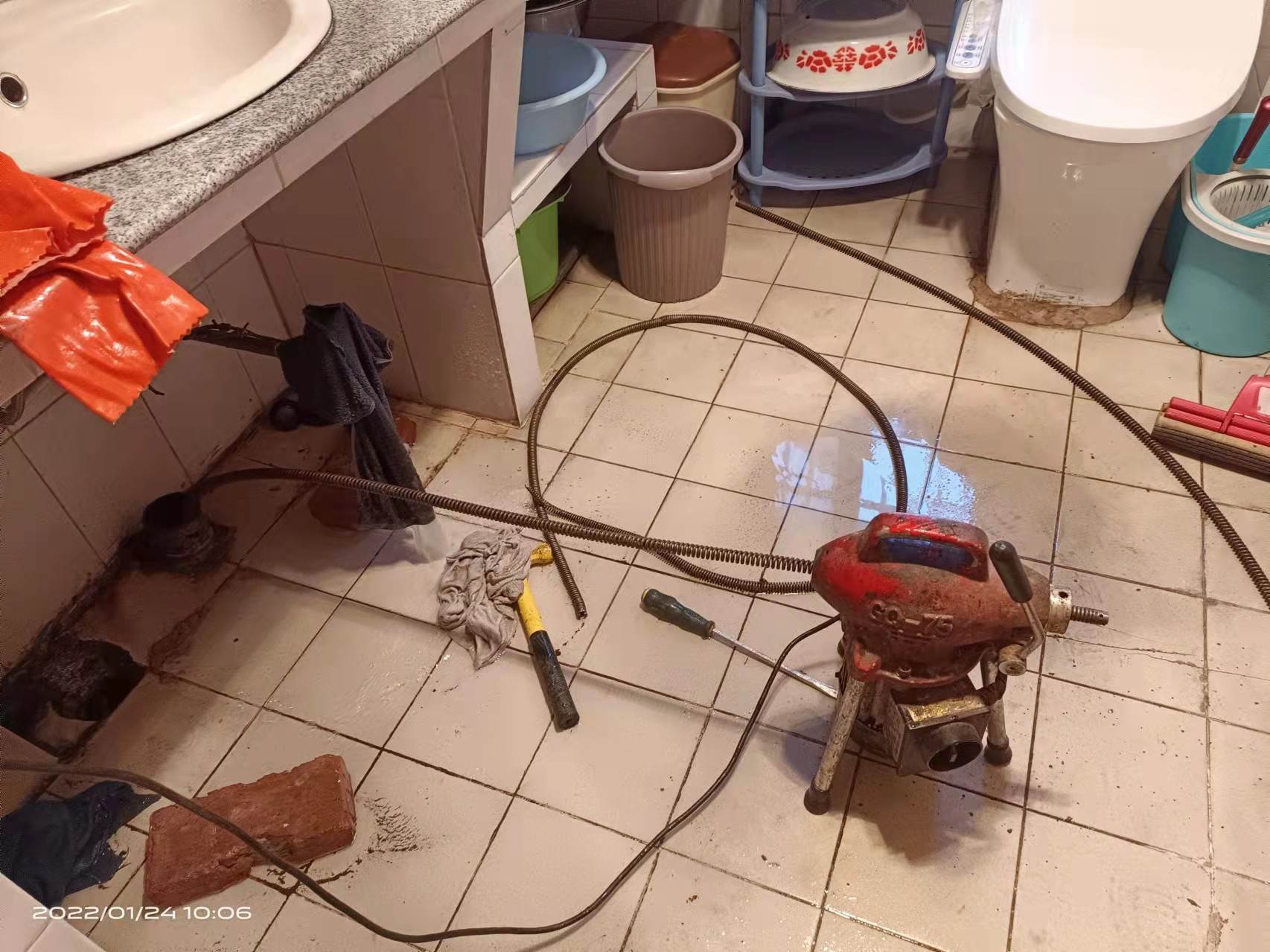 王益疏通厨房下水道，地漏疏通