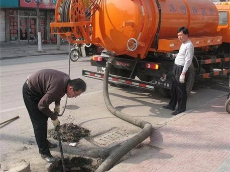 王益清掏化粪池，健康生活从这里开始